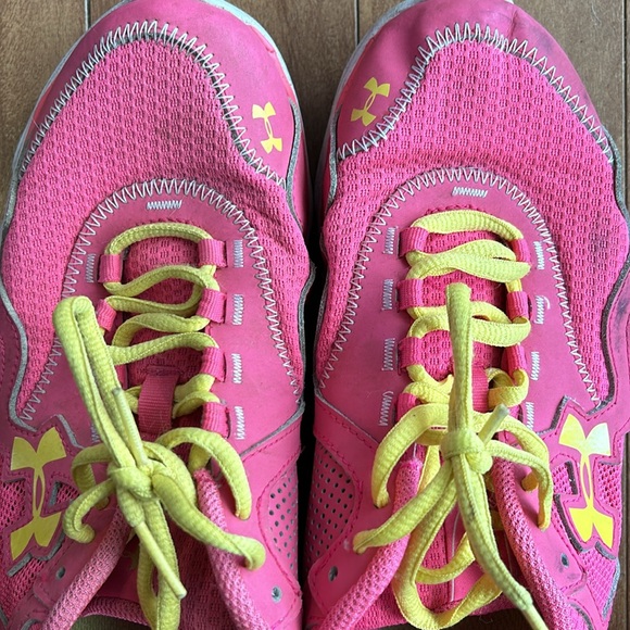 👠BOGO FREE👠UNDER ARMOUR💫Girls Youth Hot Pink Running Sneakers - Picture 3 of 8